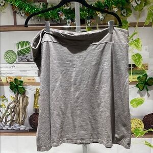 Columbia gray skirt. Size XL. Waist is 19. Length is 20